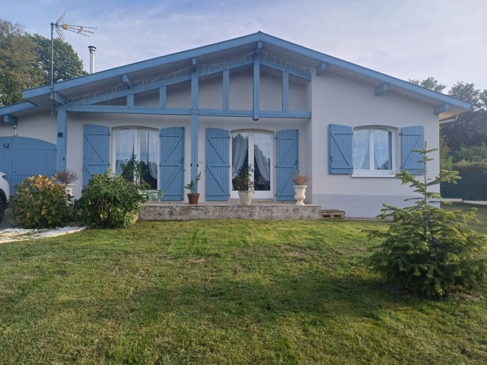 Voir la photo 1/10 du type house à Narrosse