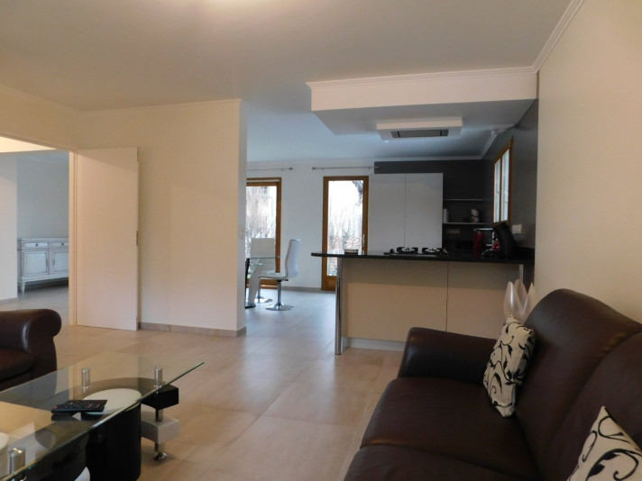 Voir la photo 1/7 du type house à Fillière
