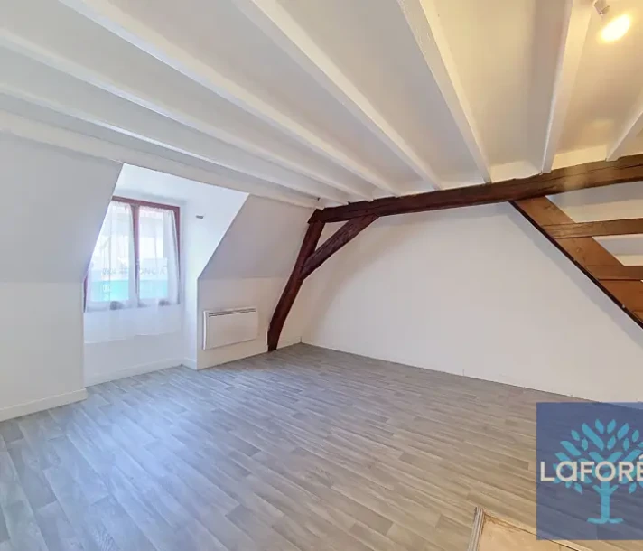 Voir la photo 1/7 du type studio à Étampes