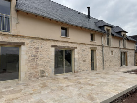 Maison à Chartrier-Ferrière