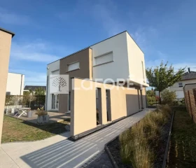 Maison à Village-Neuf