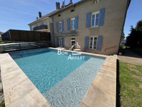Maison à Saint-Privat-la-Montagne