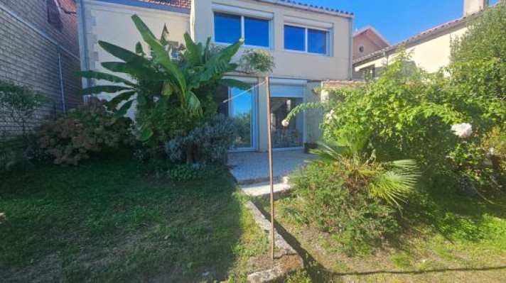 Maison à Saintes