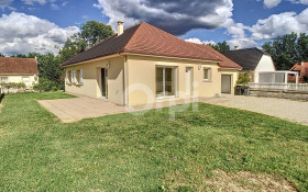 Maison à Saint-Pantaléon-de-Larche