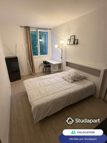 Chambre à Évry-Courcouronnes