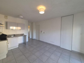 Appartement à Décines-Charpieu