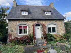 Maison à Lanrodec