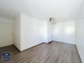 Appartement à Décines-Charpieu