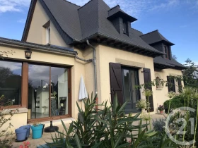 Maison à Maen Roch