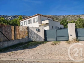 Maison à Puyloubier