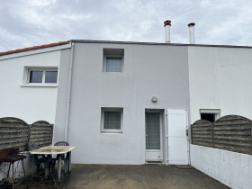 Maison à Monnières
