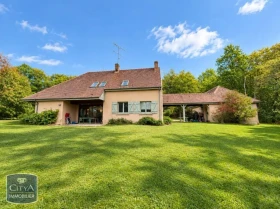 Maison à Clairefontaine-En-Yvelines