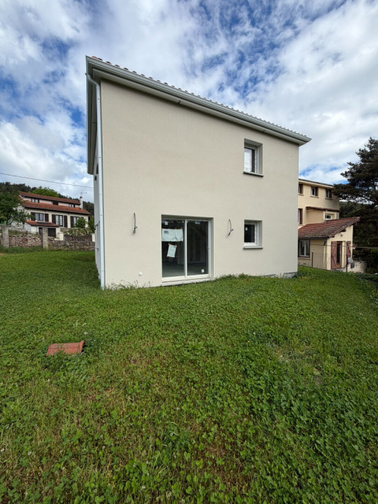 Voir la photo 1/12 du type house à Beauzac