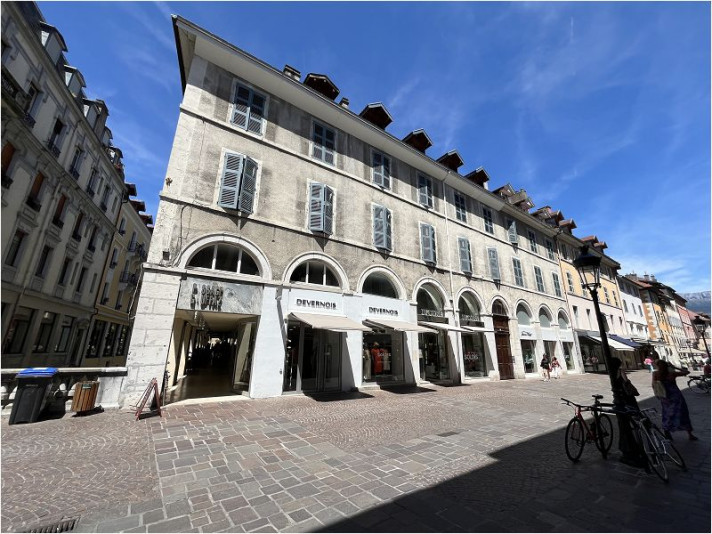 Voir la photo 1/12 du type apartment à Annecy