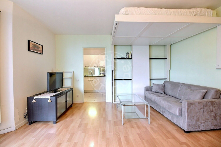 Studio à Suresnes
