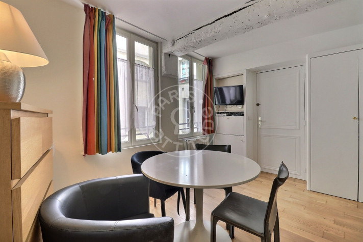 Voir la photo 1/10 du type studio à Paris