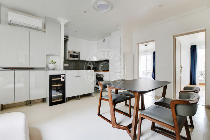 Voir la photo 1/5 du type apartment à Paris